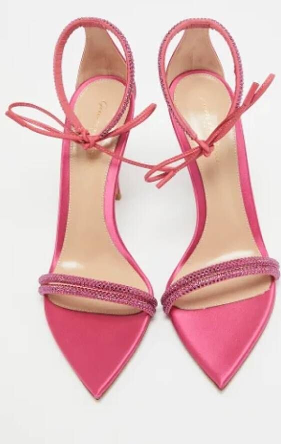 Gianvito Rossi Pre-owned Satin sandals Pink Dames