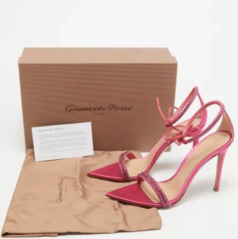 Gianvito Rossi Pre-owned Satin sandals Pink Dames