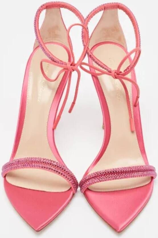 Gianvito Rossi Pre-owned Satin sandals Pink Dames