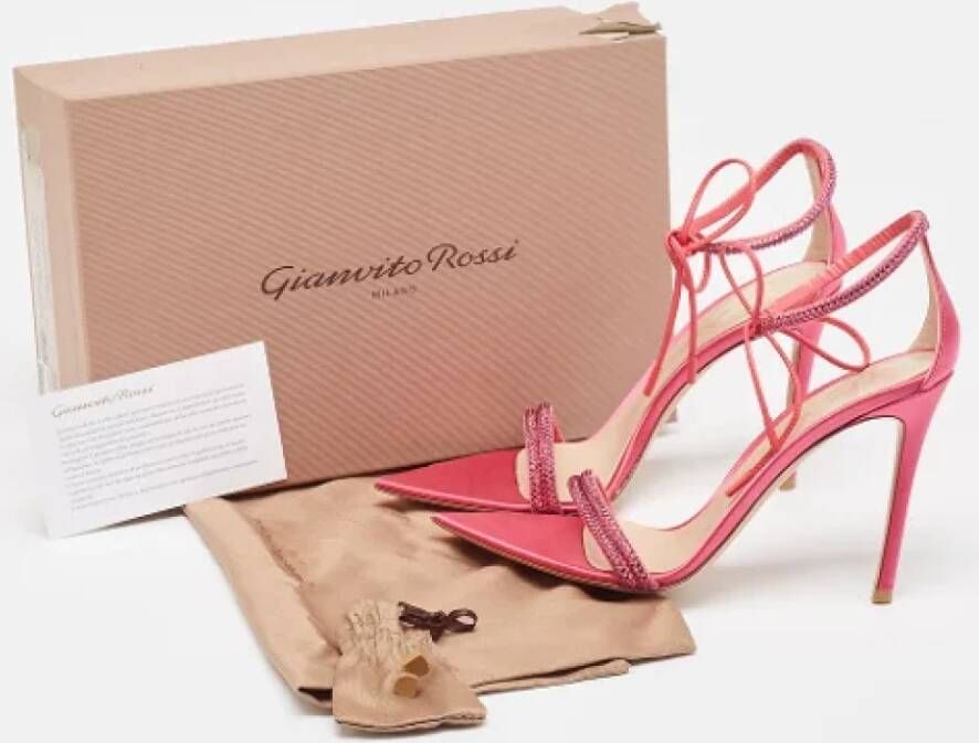 Gianvito Rossi Pre-owned Satin sandals Pink Dames