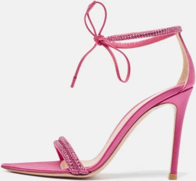 Gianvito Rossi Pre-owned Satin sandals Pink Dames