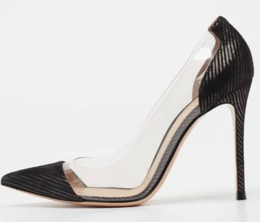 Gianvito Rossi Pre-owned Suede heels Black Dames