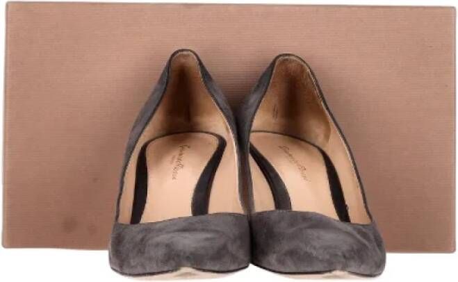 Gianvito Rossi Pre-owned Suede heels Gray Dames