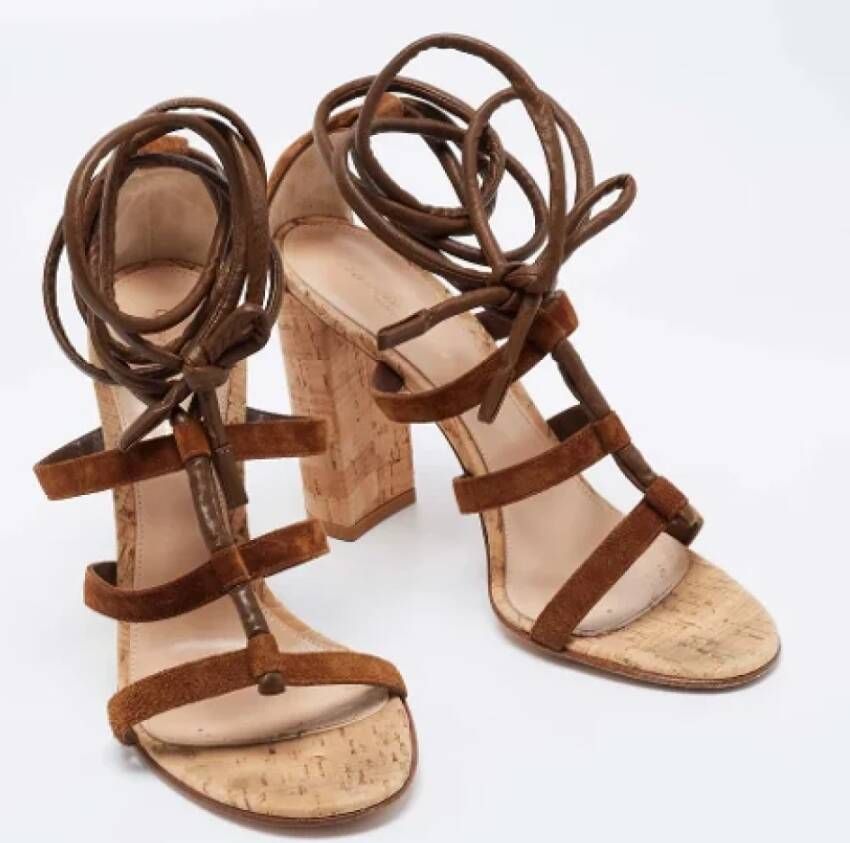 Gianvito Rossi Pre-owned Suede sandals Brown Dames