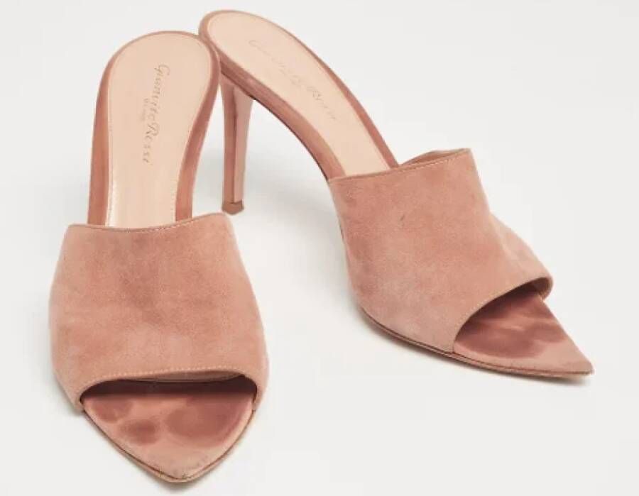 Gianvito Rossi Pre-owned Suede sandals Pink Dames