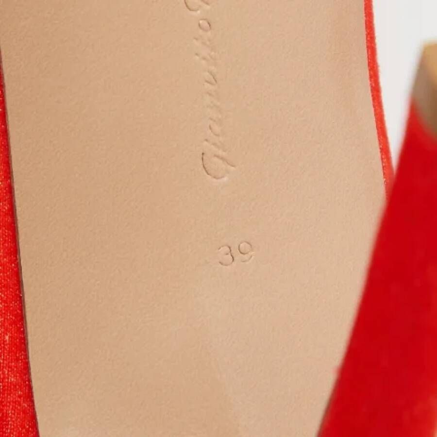 Gianvito Rossi Pre-owned Velvet sandals Red Dames