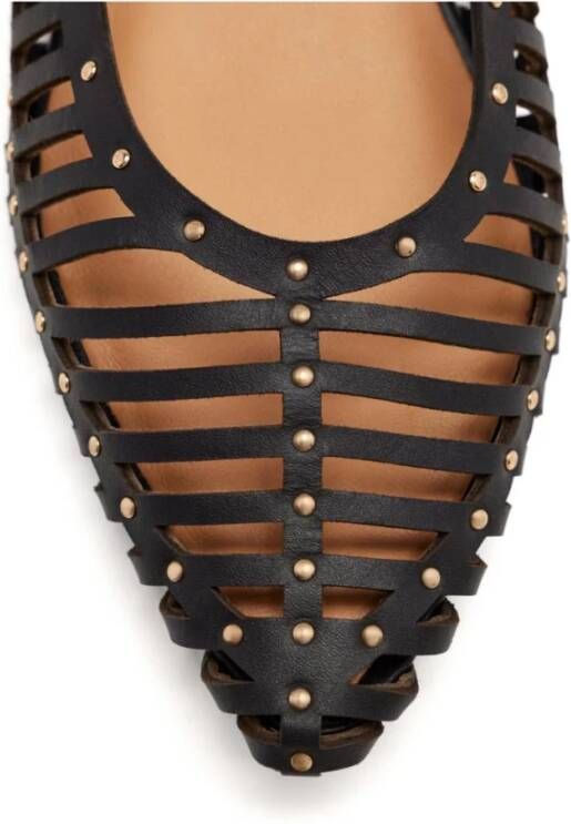 Gioseppo Geperforeerde leren sandaal met kleine studs