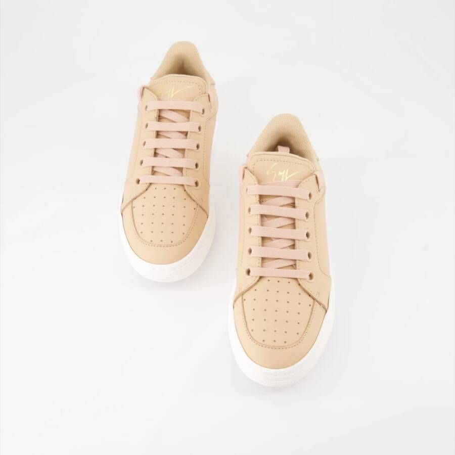 Giuseppe Zanotti Leren sneakers met veters en logo