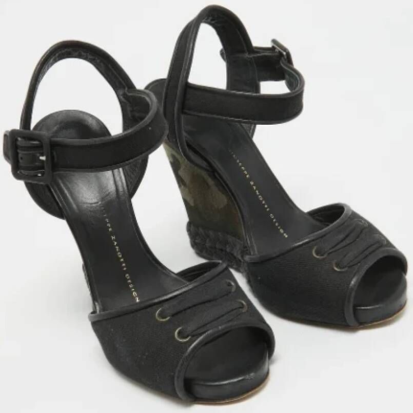 Giuseppe Zanotti Pre-owned Canvas sandals Black Dames