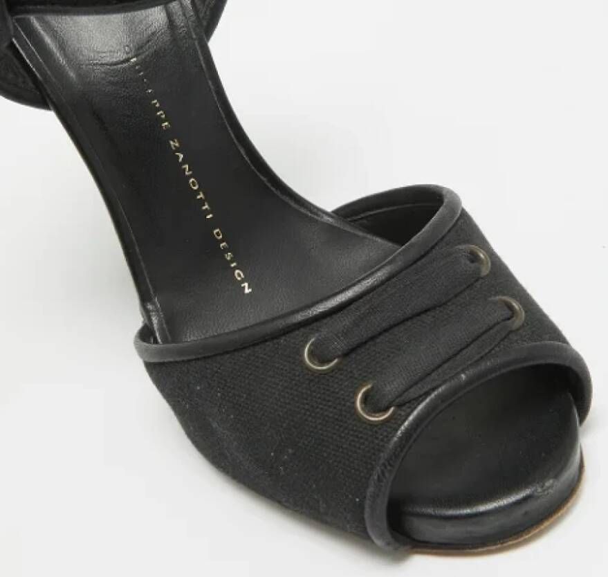 Giuseppe Zanotti Pre-owned Canvas sandals Black Dames