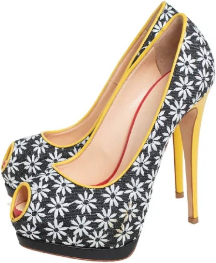 Giuseppe Zanotti Pre-owned Fabric heels Black Dames