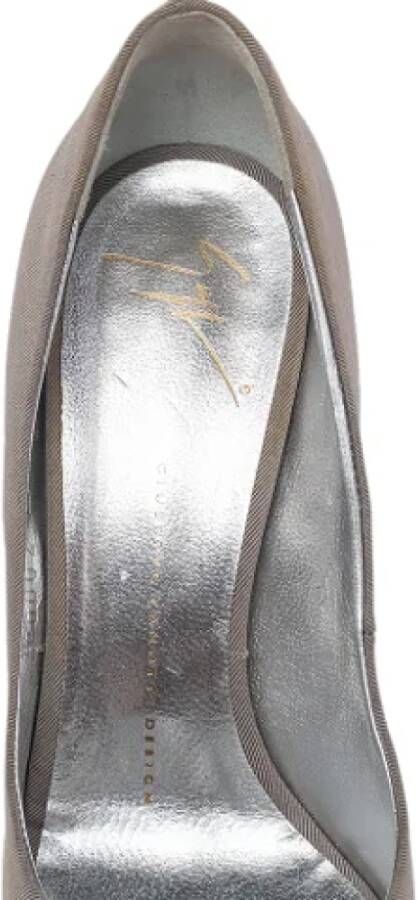 Giuseppe Zanotti Pre-owned Fabric heels Gray Dames