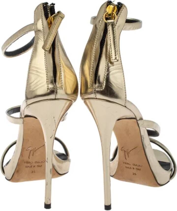 Giuseppe Zanotti Pre-owned Fabric sandals Yellow Dames