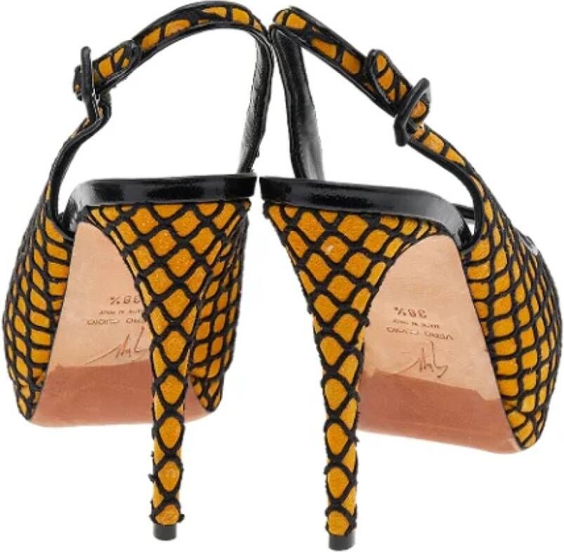 Giuseppe Zanotti Pre-owned Fabric sandals Yellow Dames