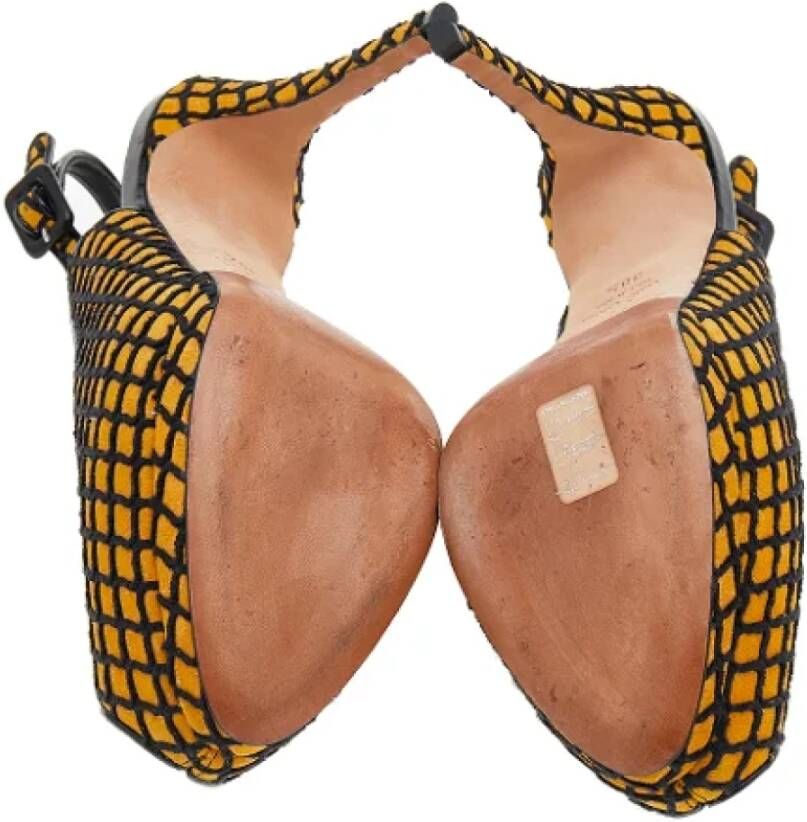 Giuseppe Zanotti Pre-owned Fabric sandals Yellow Dames