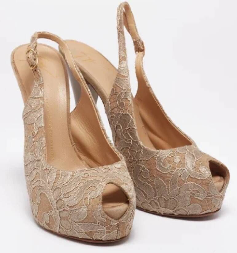 Giuseppe Zanotti Pre-owned Lace sandals Beige Dames