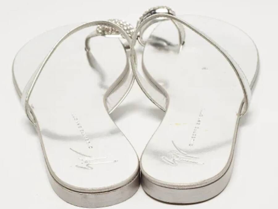 Giuseppe Zanotti Pre-owned Leather flats Gray Dames