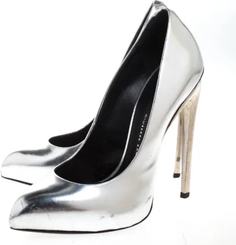 Giuseppe Zanotti Pre-owned Leather heels Gray Dames