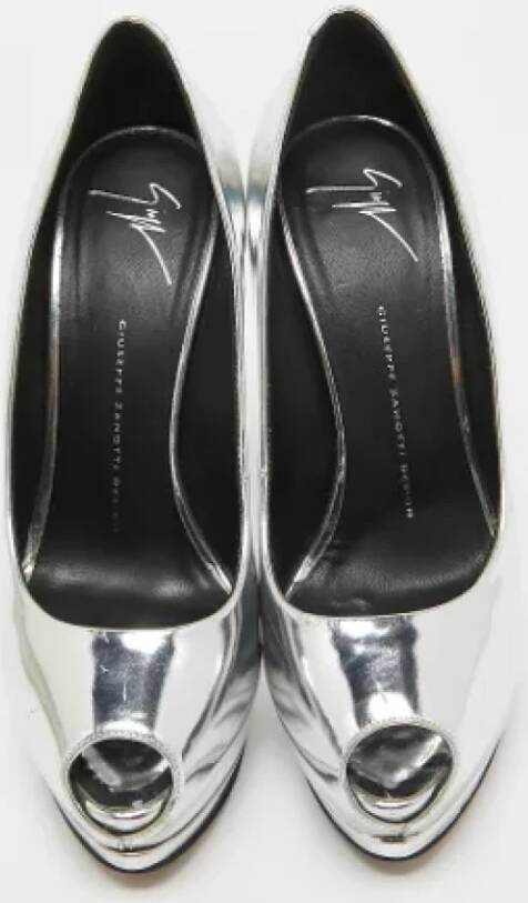 Giuseppe Zanotti Pre-owned Leather heels Gray Dames