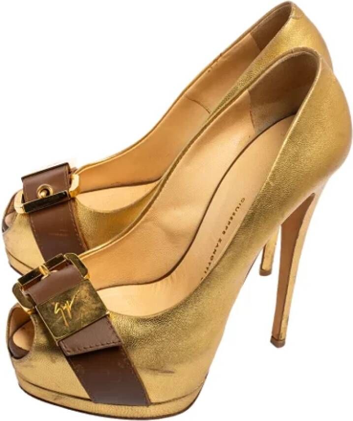 Giuseppe Zanotti Pre-owned Leather heels Yellow Dames