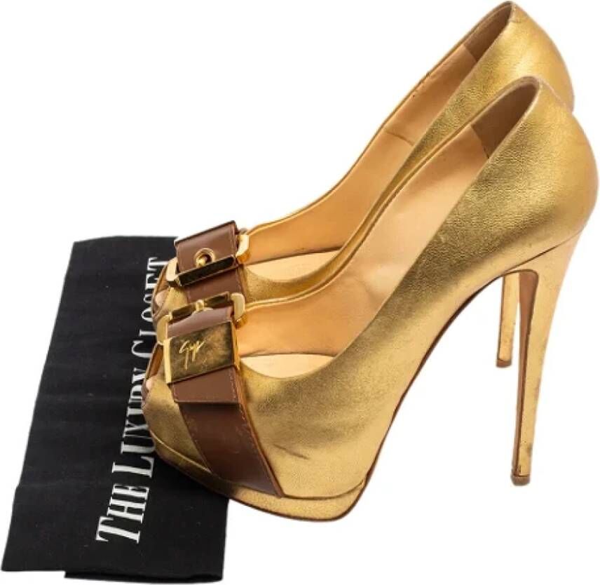 Giuseppe Zanotti Pre-owned Leather heels Yellow Dames