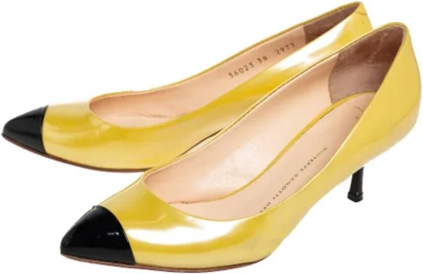 Giuseppe Zanotti Pre-owned Leather heels Yellow Dames