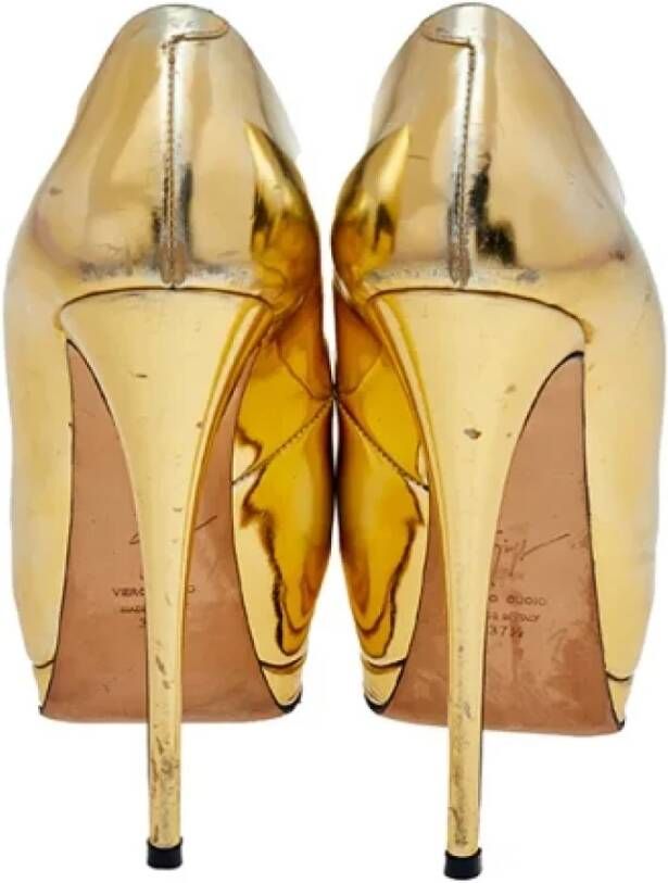 Giuseppe Zanotti Pre-owned Leather heels Yellow Dames