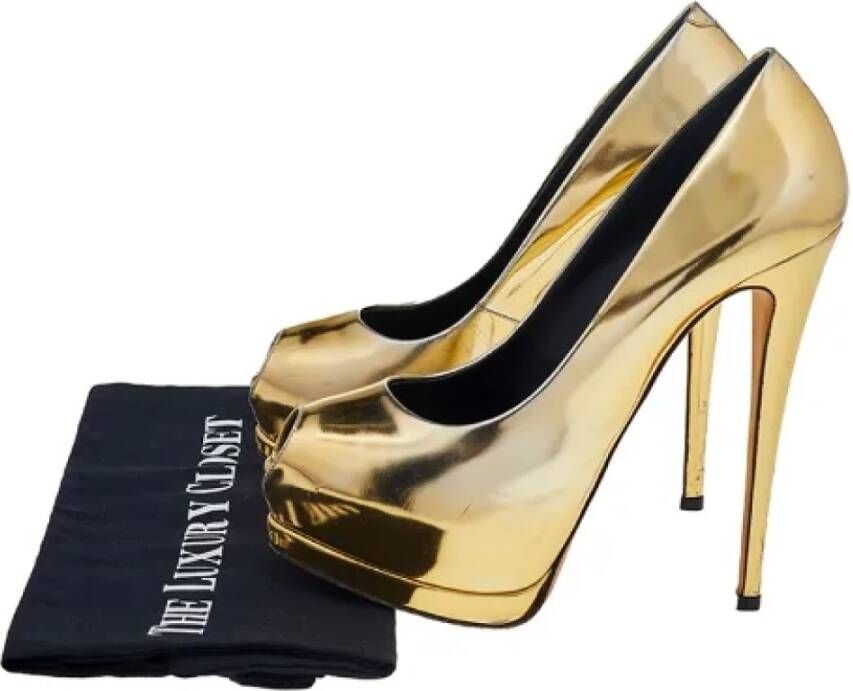 Giuseppe Zanotti Pre-owned Leather heels Yellow Dames