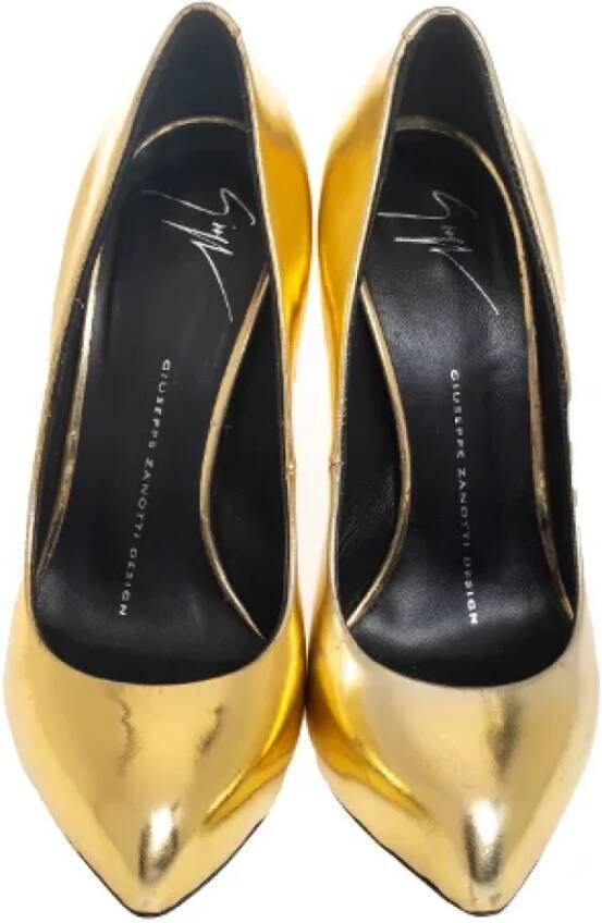 Giuseppe Zanotti Pre-owned Leather heels Yellow Dames