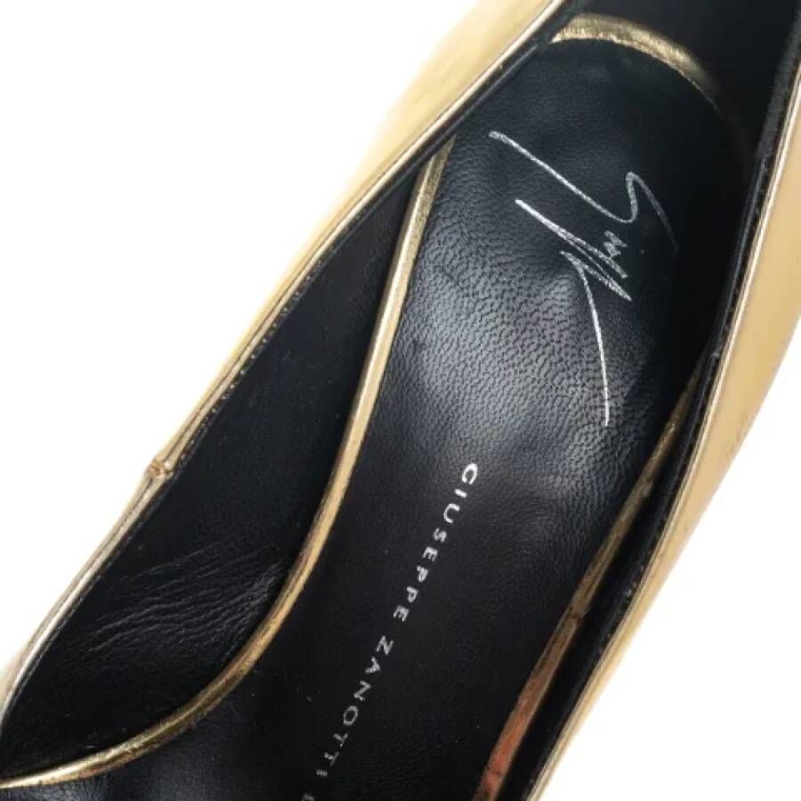 Giuseppe Zanotti Pre-owned Leather heels Yellow Dames