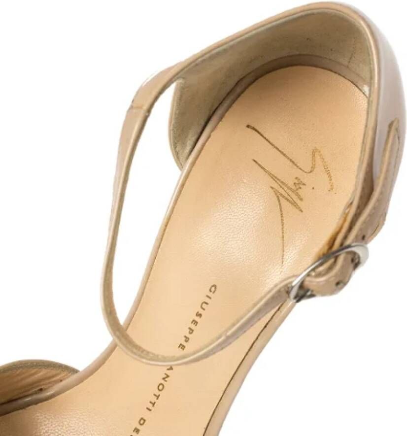 Giuseppe Zanotti Pre-owned Leather sandals Beige Dames