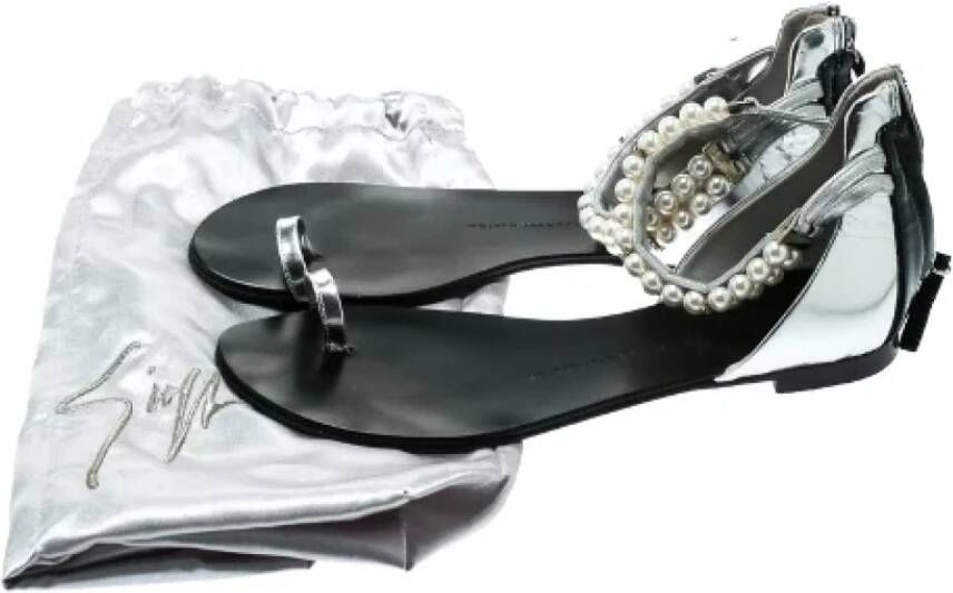 Giuseppe Zanotti Pre-owned Leather sandals Gray Dames