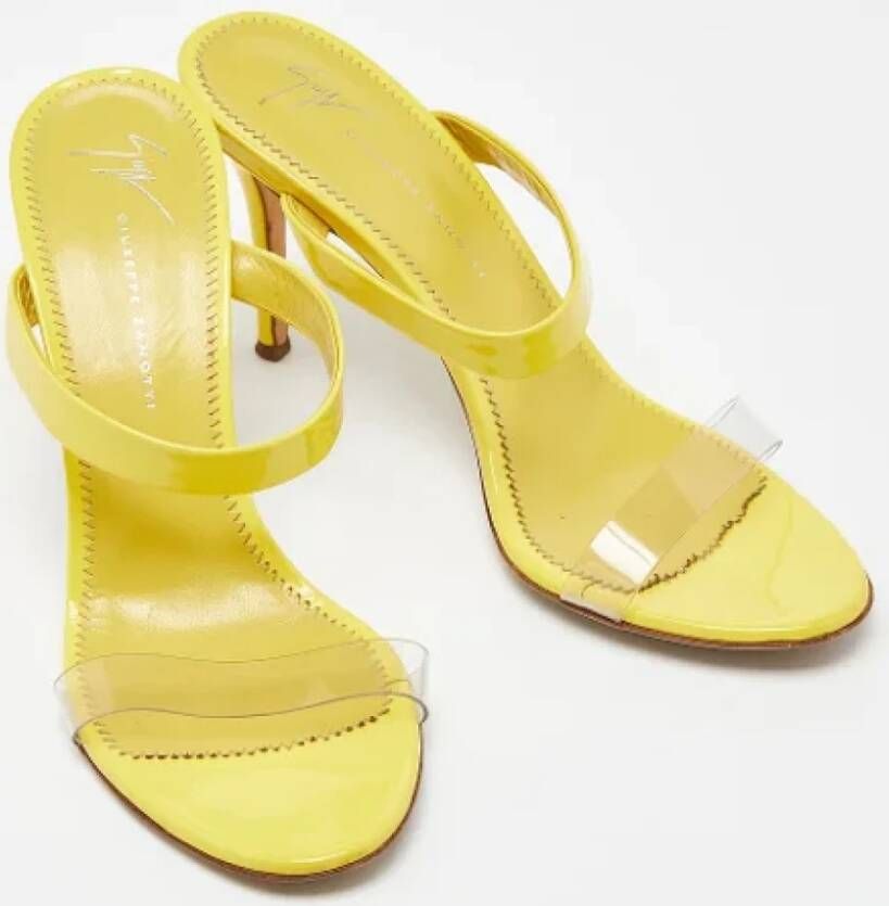 Giuseppe Zanotti Pre-owned Leather sandals Yellow Dames