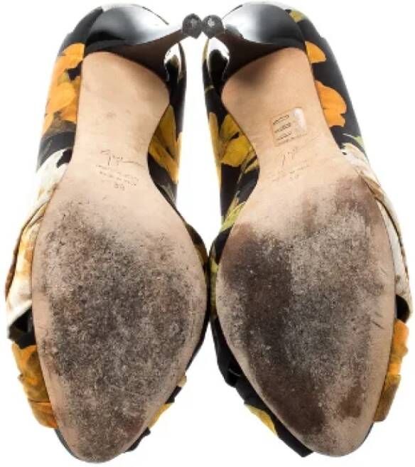 Giuseppe Zanotti Pre-owned Satin heels Yellow Dames