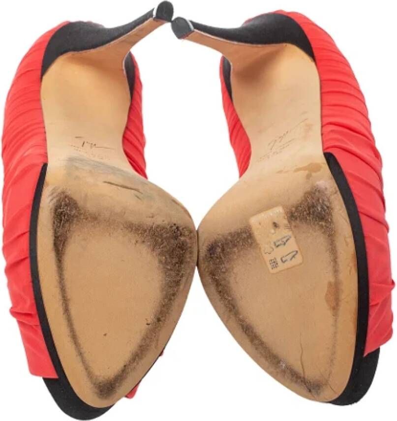 Giuseppe Zanotti Pre-owned Silk heels Red Dames