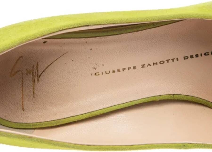 Giuseppe Zanotti Pre-owned Suede heels Green Dames