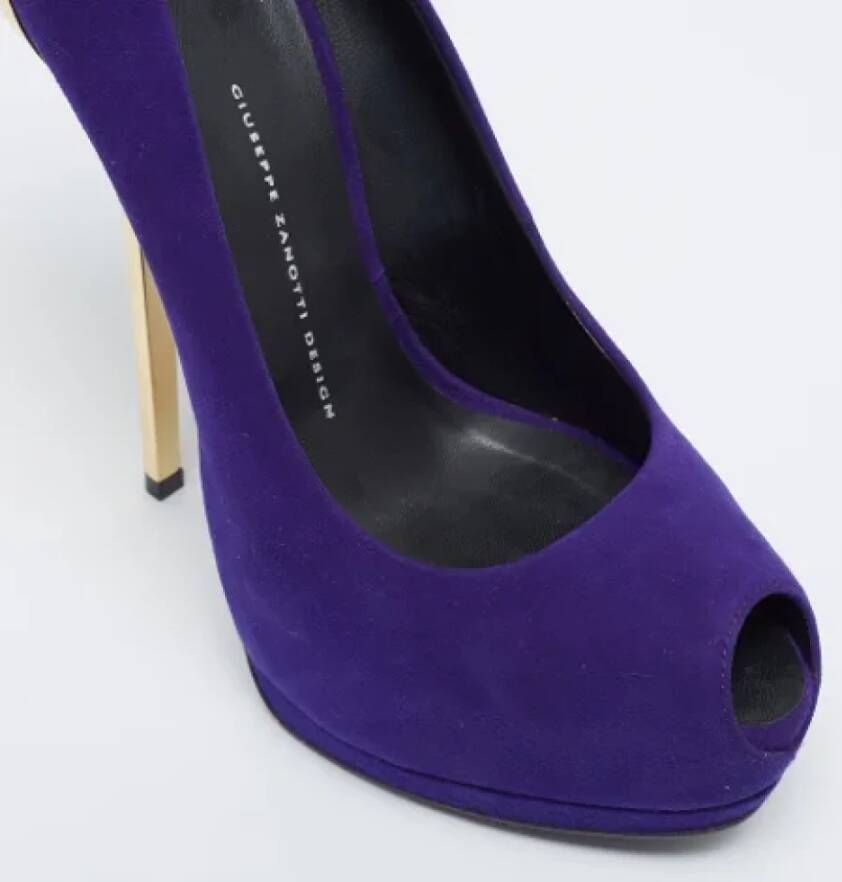 Giuseppe Zanotti Pre-owned Suede heels Purple Dames