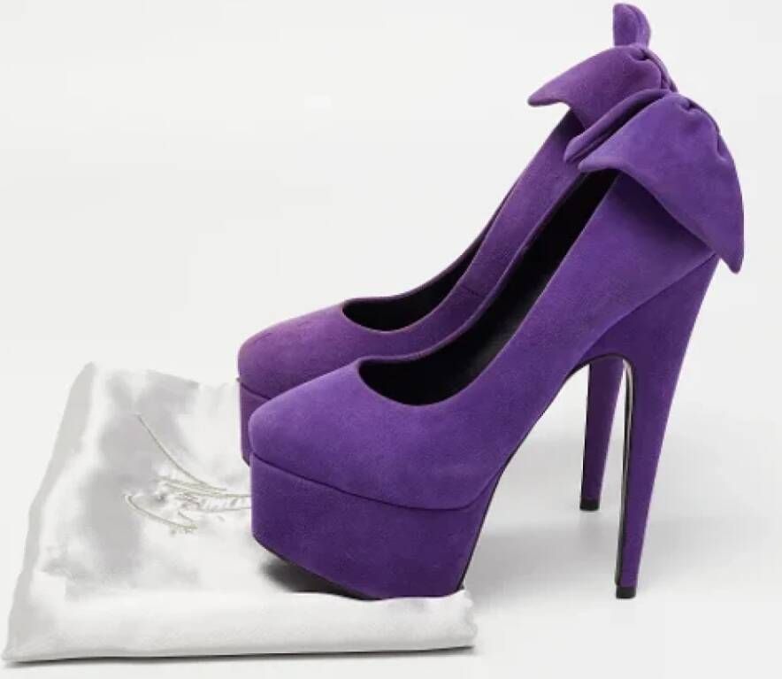 Giuseppe Zanotti Pre-owned Suede heels Purple Dames