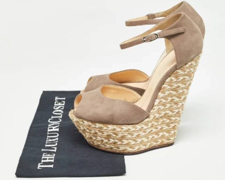 Giuseppe Zanotti Pre-owned Suede sandals Beige Dames