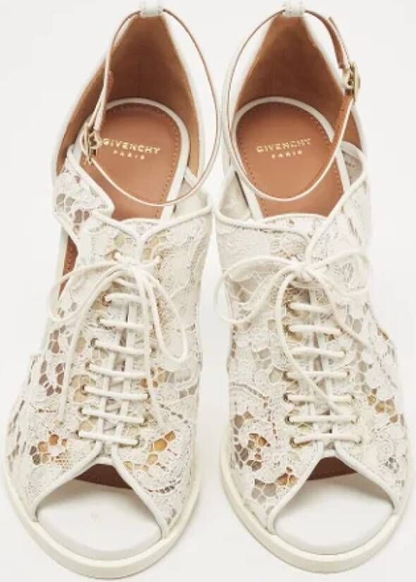 Givenchy Pre-owned Lace sandals White Dames