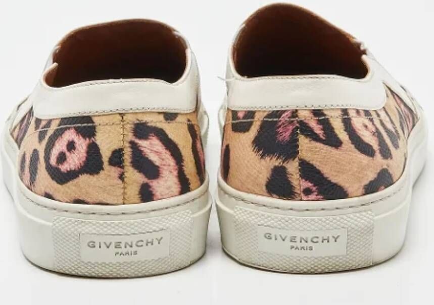 Givenchy Pre-owned Leather sneakers Beige Dames