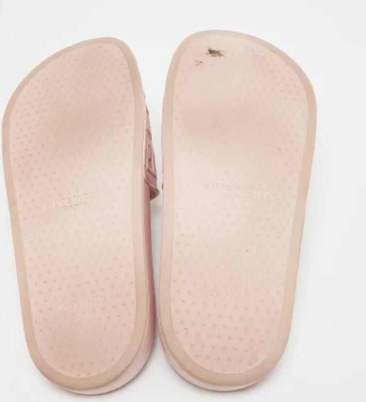 Givenchy Pre-owned Rubber flats Pink Dames