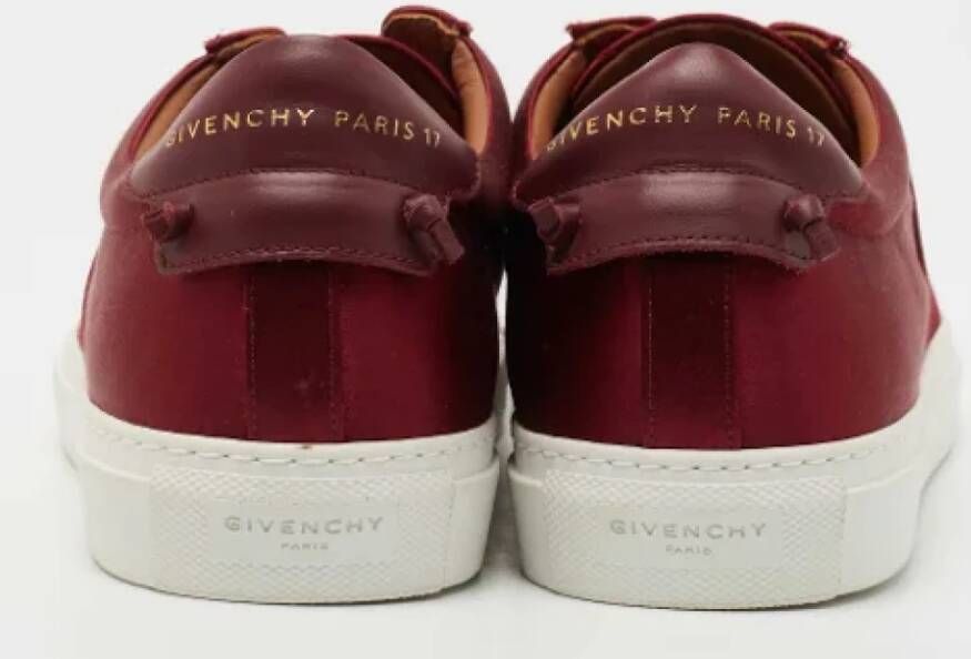Givenchy Pre-owned Satin sneakers Red Dames