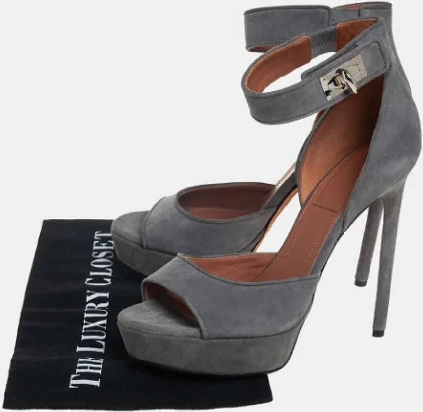 Givenchy Pre-owned Suede sandals Gray Dames