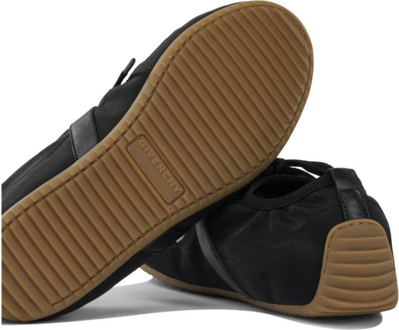 Givenchy Zwarte Sneakers Minimalistisch Instapmodel
