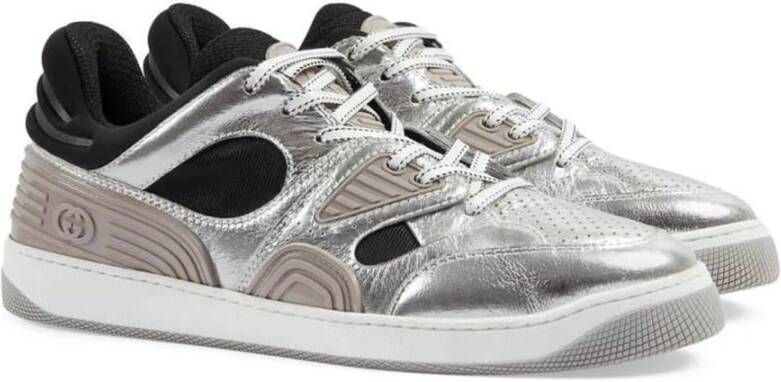 Gucci Leren mandje sneakers met geperforeerd detail Gray Heren