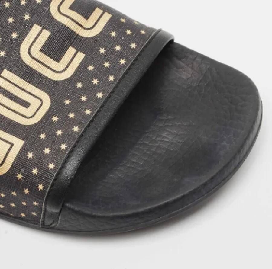Gucci Vintage Pre-owned Canvas flats Black Dames