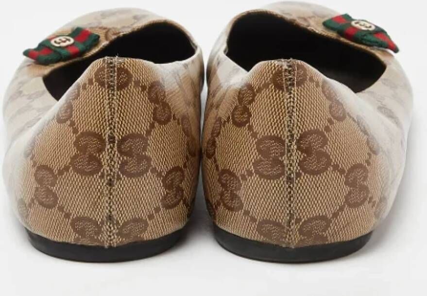 Gucci Vintage Pre-owned Coated canvas flats Brown Dames