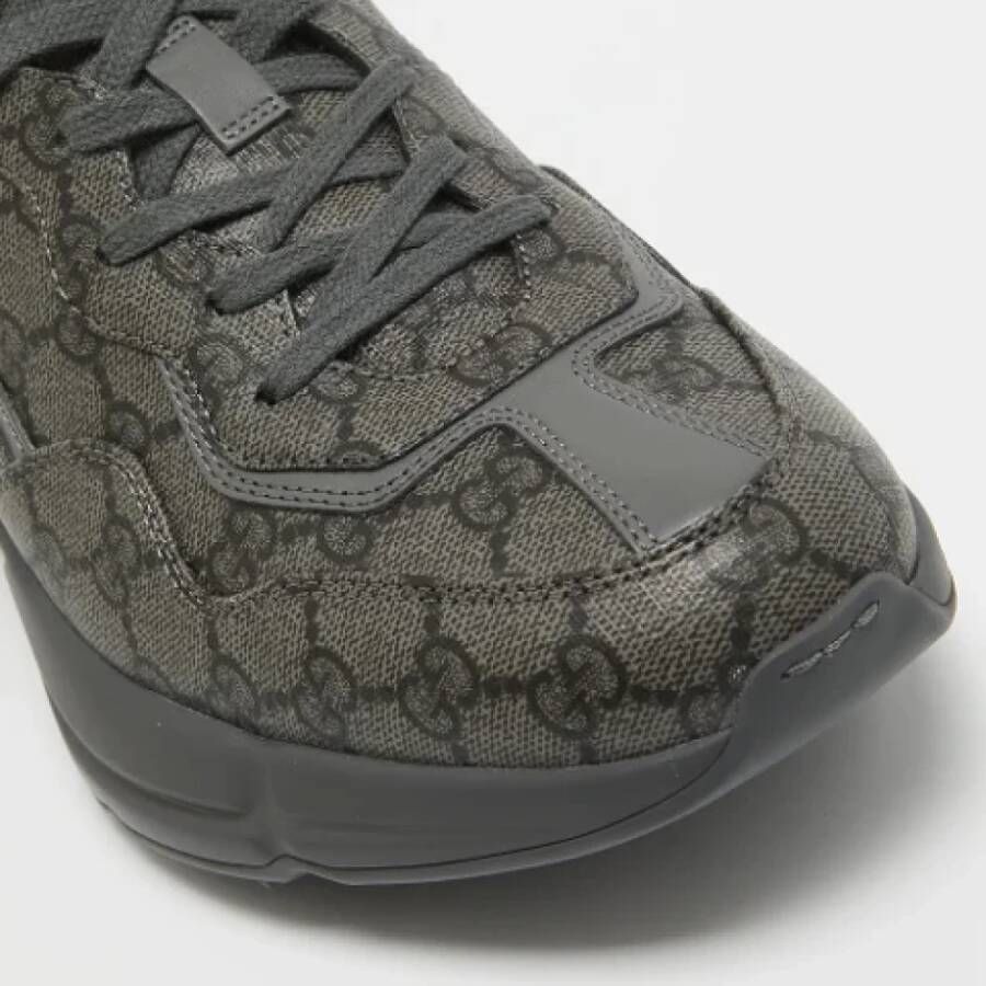 Gucci Vintage Pre-owned Coated canvas sneakers Gray Heren