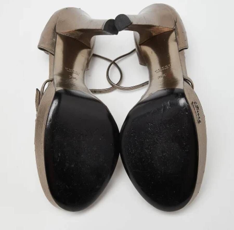 Gucci Vintage Pre-owned Fabric sandals Gray Dames
